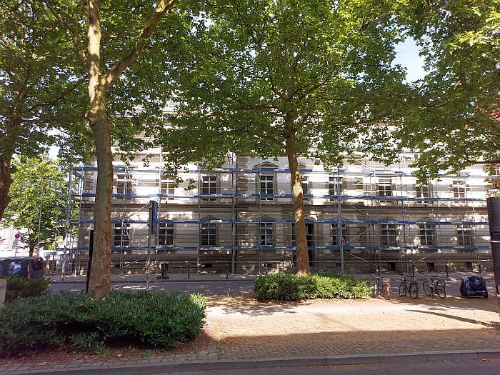 Hauptgebäude Untere Laube 12